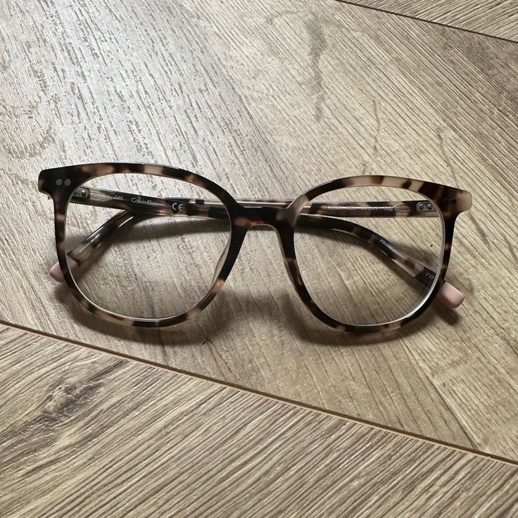 Tortoiseshell frame
