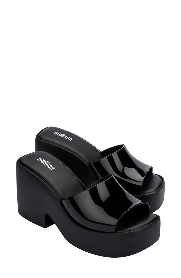 Chunky sandals